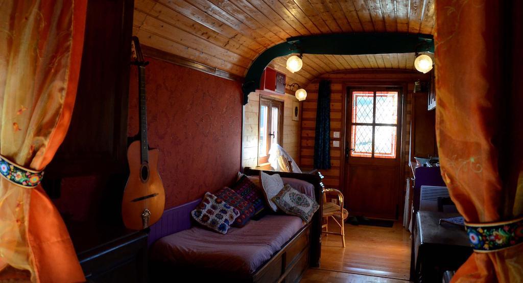 La Roulotte De La Fay Dompierre-les-Ormes Quarto foto